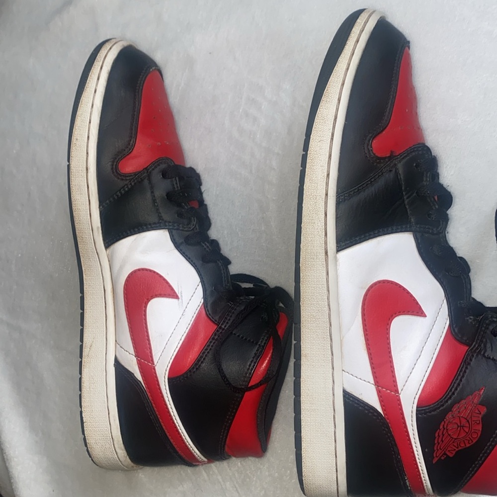 Men’s Jordan 1 Mid Gym Red Black White Sneakers Size 13 - Picture 5 of 8